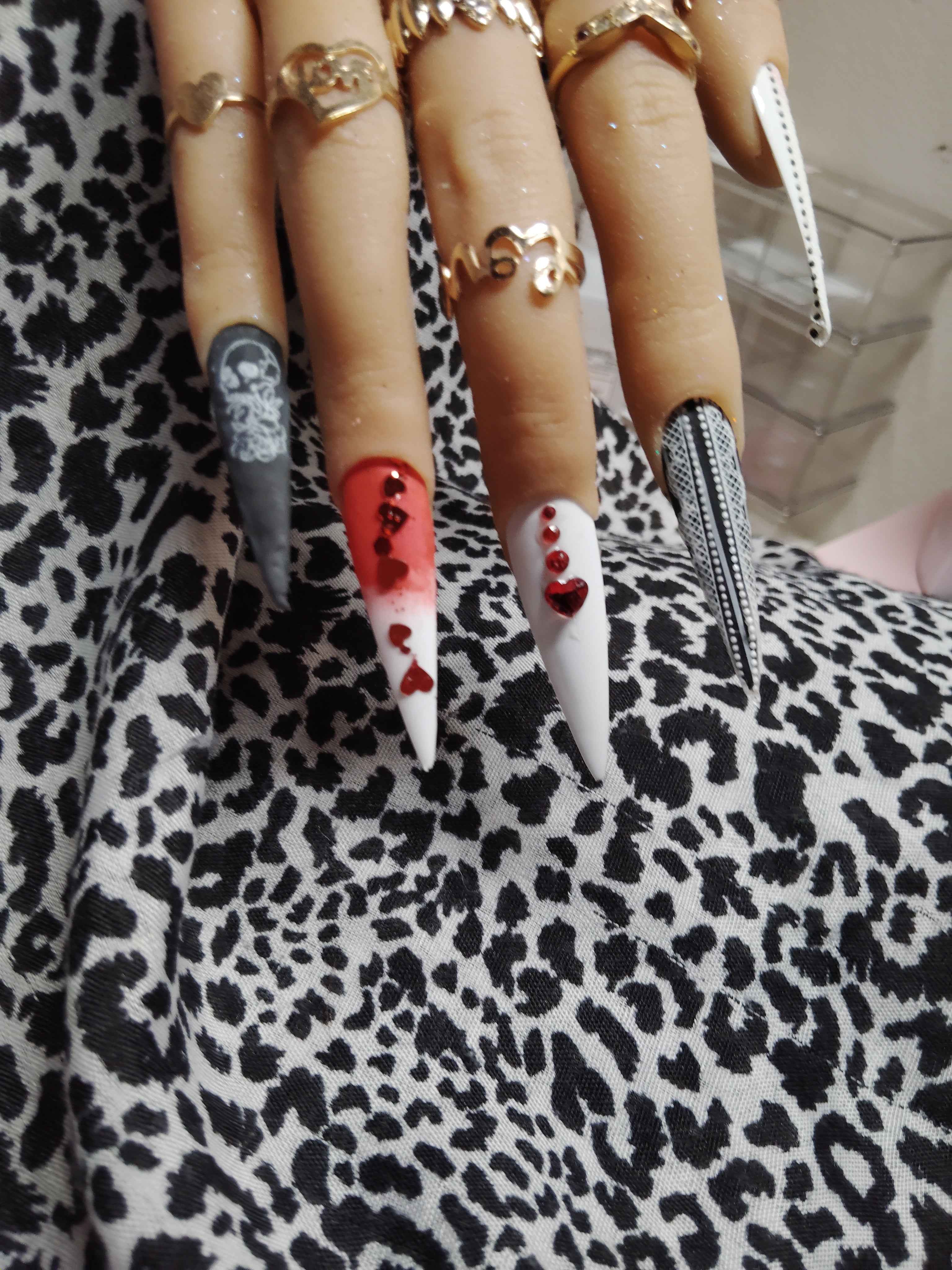 Red Stiletto Press-On Nails – Glamorous High-Shine Set